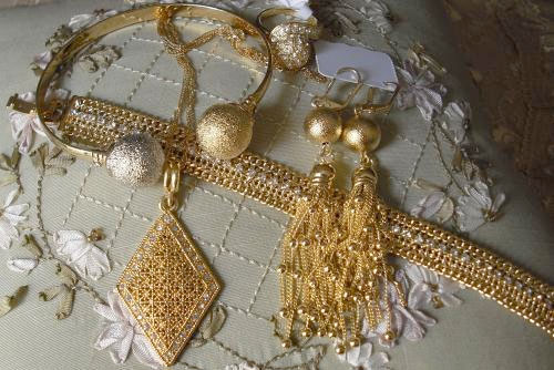 Préparation Tabaski : Pour se payer une perruque, elle vole les bijoux en or de sa mère…