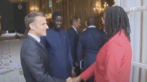 Les coulisses de la visite du Pr. Diomaye Faye à l’Élysée, invité par le Pr. Emmanuel Macron pour un déjeuner (Vidéo)