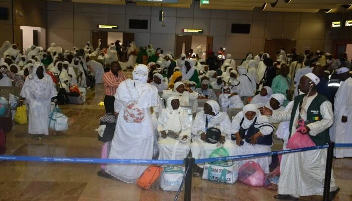Couac du Hadj 2024 : Réunion de crise à Air Sénégal, près de 300 pèlerins dans l’attente