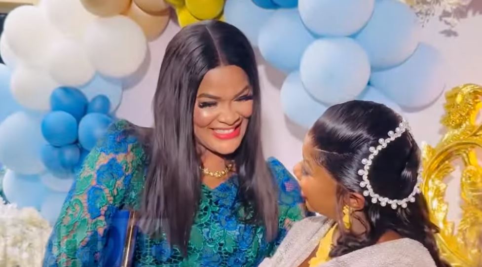 Baptême : Ce beau sourire entre Soumboulou et Marichou… (vidéo)
