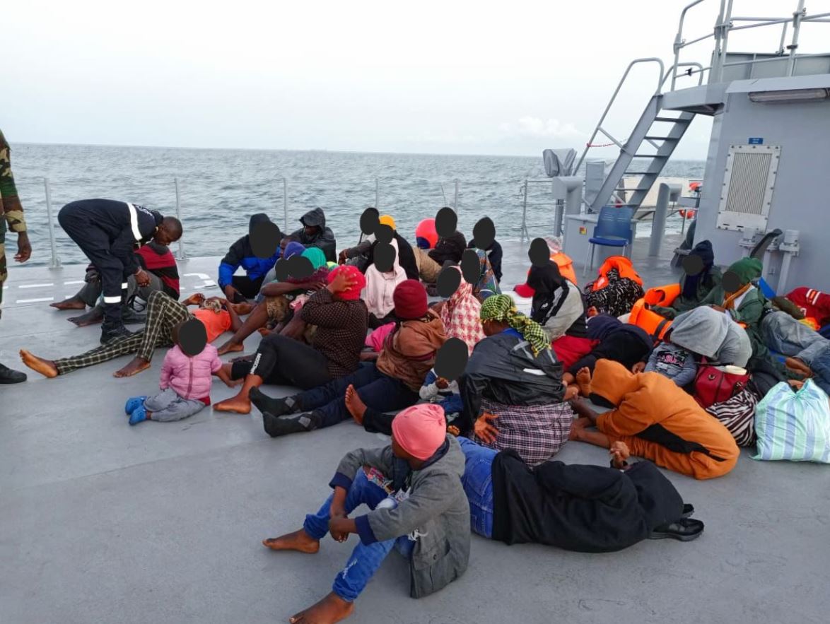 Émigration irrégulière : 74 migrants, dont 20 enfants, interceptés par la Marine nationale à Yenne (Photos)