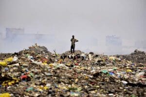 (10) Sénégal : Découvrez les chasseurs de déchets... Une action exemplaire !