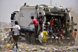 (10) Sénégal : Découvrez les chasseurs de déchets... Une action exemplaire !