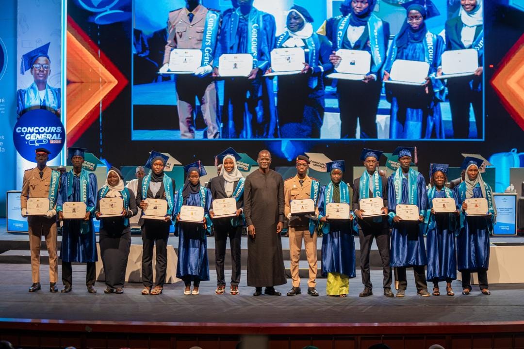 Concours général 2024 : Le Ministre de l’Enseignement Supérieur, Dr Abdourahmane Diouf applaudit les lauréats