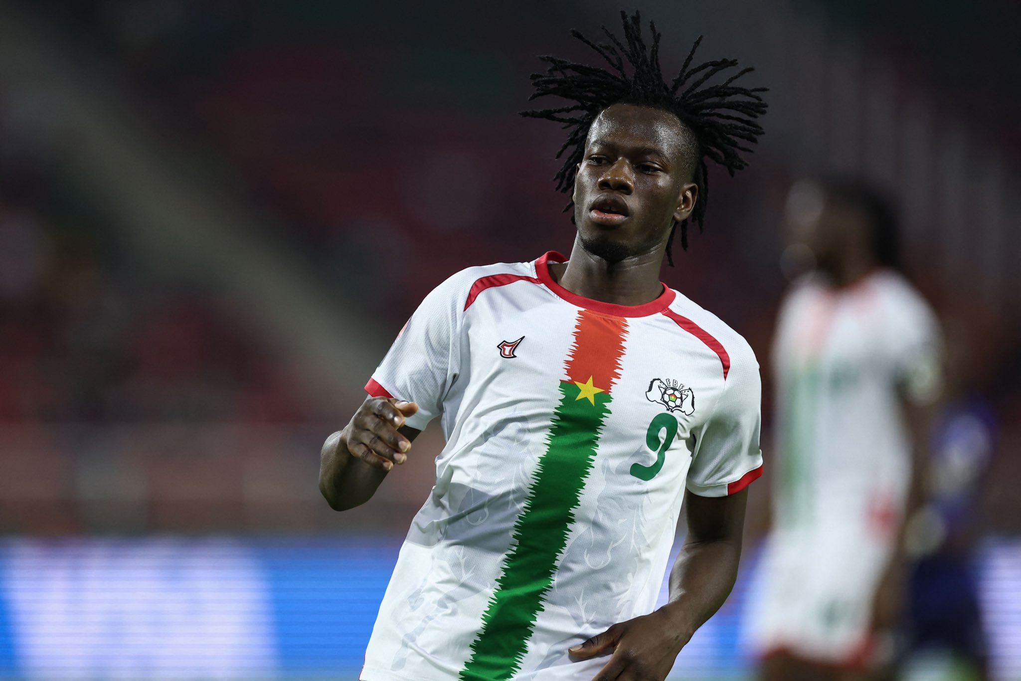 Comment l’AS Roma envisage-t-elle de recruter Issa Kaboré pour 2024 ?