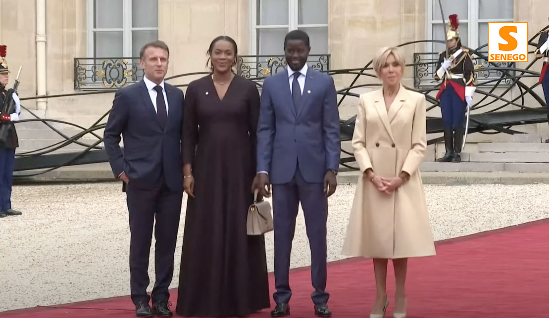 Emmanuel et Brigitte Macron accueillent le couple Diomaye et Absa Faye ...