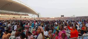 Gabon : Une foule massive à la croisade du pasteur Chris Ndikumana à Libreville