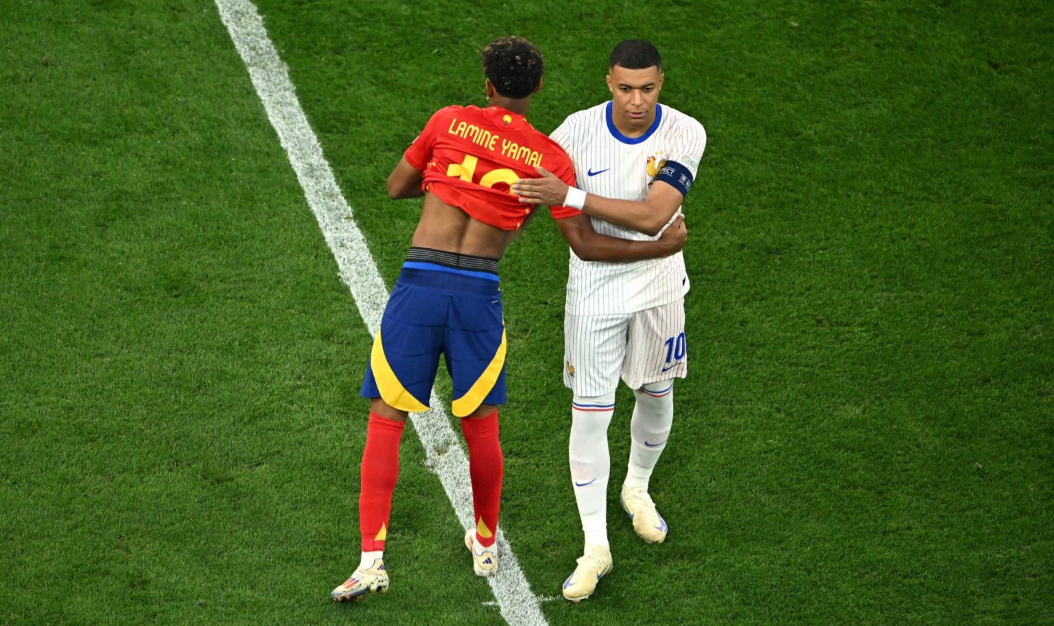 Lamine Yamal sur les rumeurs : Que s’est-il vraiment passé avec Mbappé après l’Euro 2024 ?