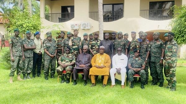 Rencontre cruciale entre les forces armées de la Gambie et du Sénégal : défis sécuritaires et patrouilles conjointes au menu