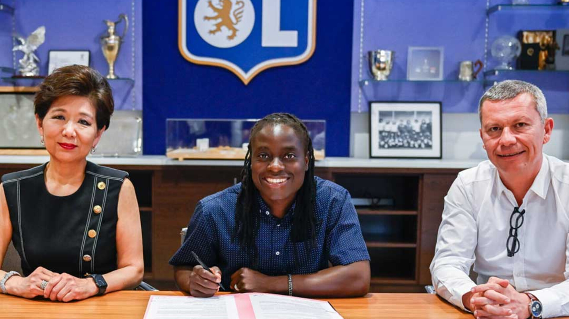 Tabitha Chawinga quitte le PSG pour rejoindre Lyon : une destination inattendue