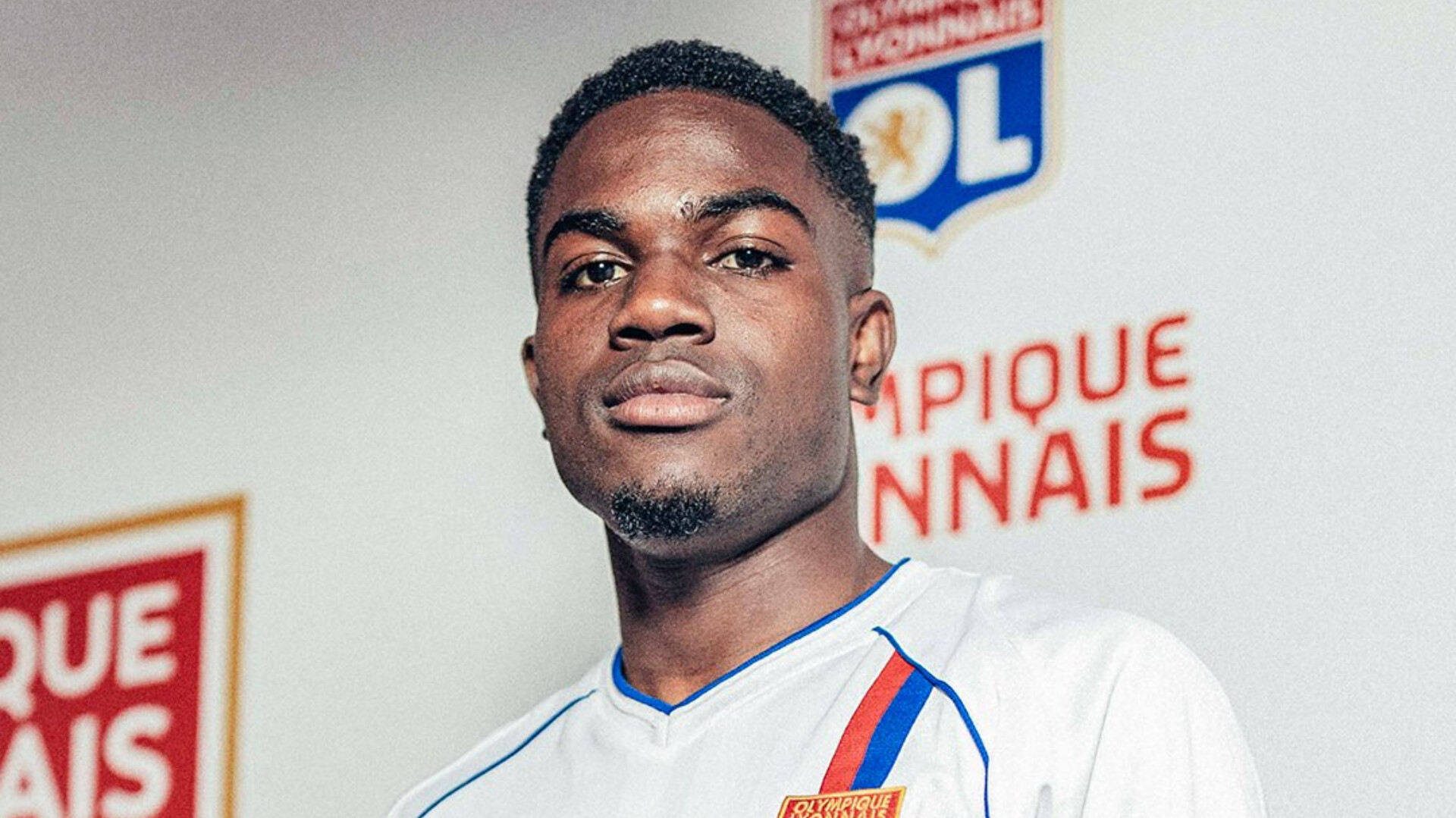 Transfert colossal : Ernest Nuamah rejoint l’OL pour 28,5 millions d’euros