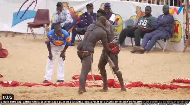 Arène nationale : Ndandi Fall surclasse Malaw Sérass dans un combat acharné (Vidéo)