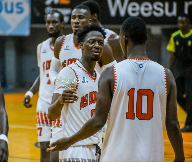 Basket – Coupe du Sénégal (Messieurs): L’AS Douanes élimine DUC et rejoint GBA en finale