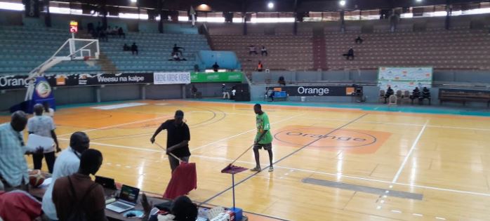 (Vidéo) Basket: La pluie fait reporter les matchs du Final 4, le toit du Stadium Marius Ndiaye n’a pas résisté!