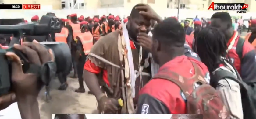 Arène Nationale : L’arrivée très mystique de Tapha Tine au stade pour son combat contre Balla Gaye 2 (Vidéo)