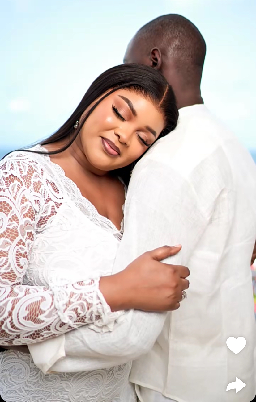 (5 Photos) Découvrez Mignonne et son Mari en Blanc Avant Leur Mariage…