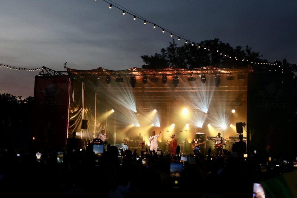 (6 photos) Youssou Ndour’s unforgettable concert in France!