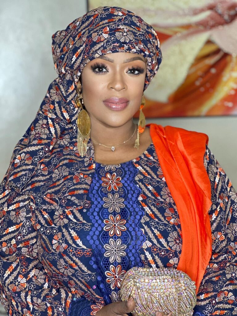 (8) Photos : Élégance naturelle de Mado Diaw au Magal 2024...