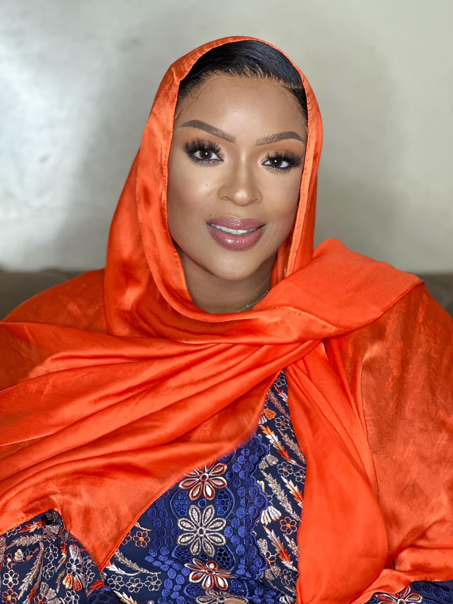 (8) Photos : Élégance naturelle de Mado Diaw au Magal 2024…
