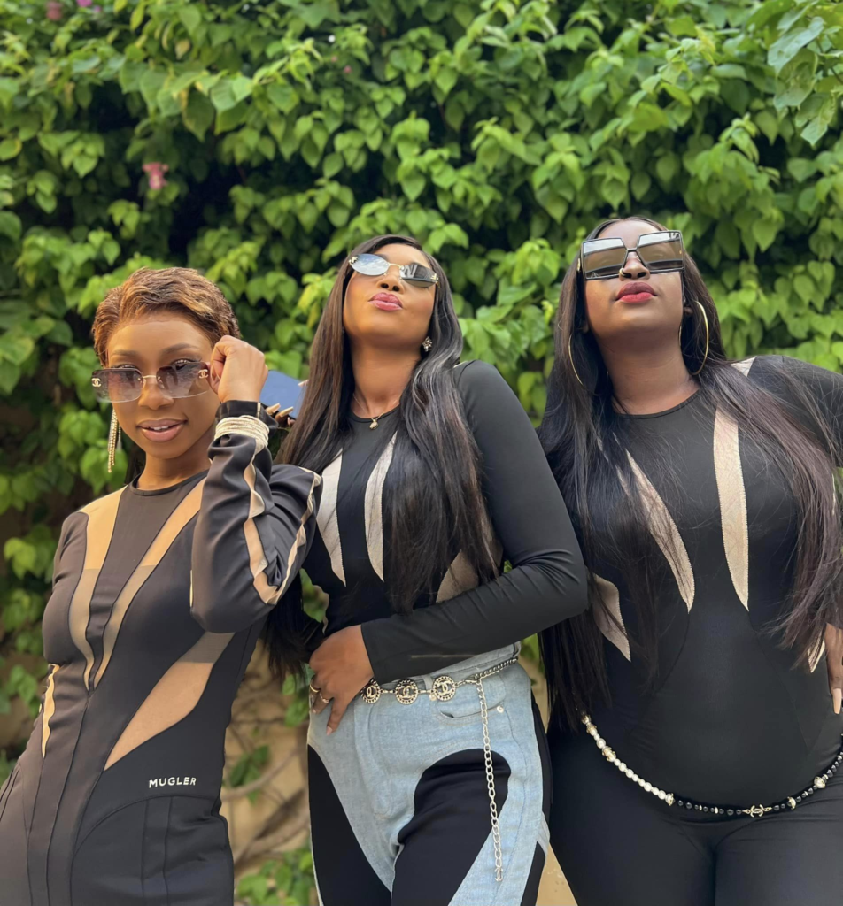 Découvrez les photos éblouissantes de Defa, Khadija et Maria du groupe Safary !