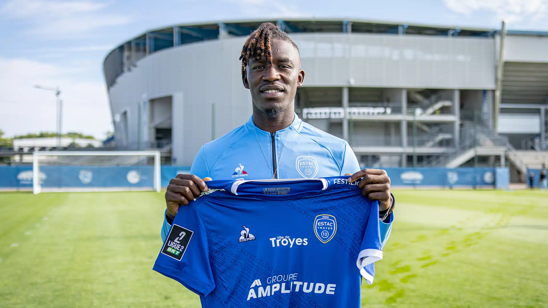 Pape Ibnou Ba s’engage avec l’ESTAC jusqu’en 2026… Une nouvelle perspective pour l’attaque de Troyes !