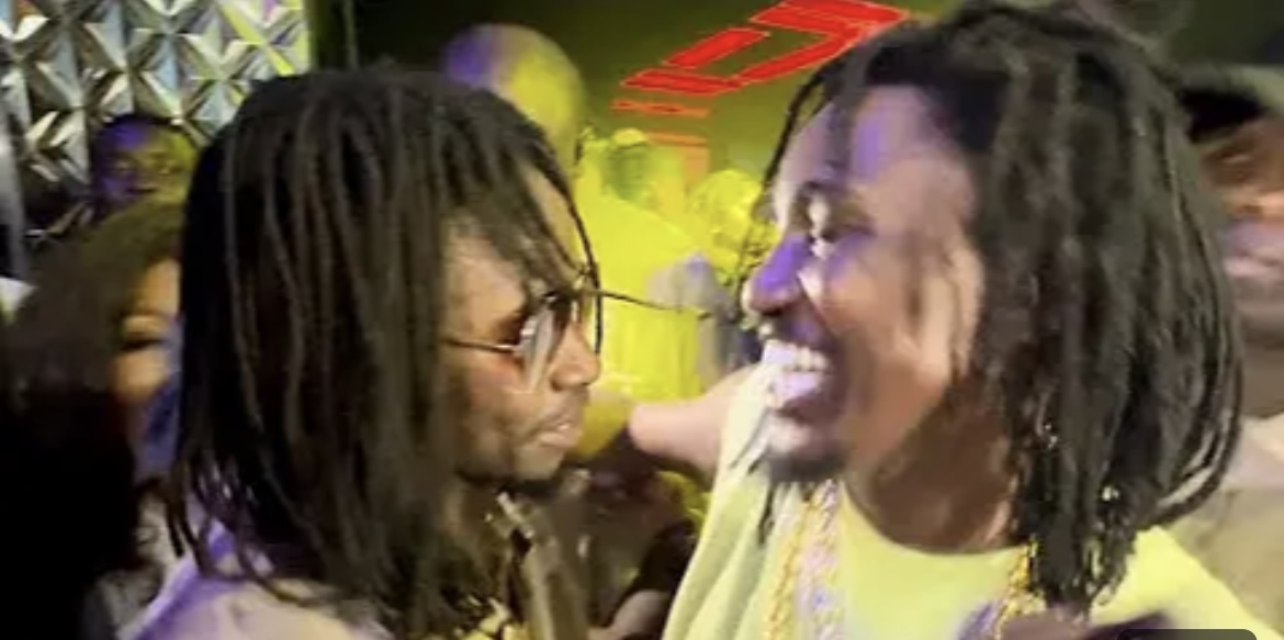 Vidéo : La complicité entre Wally Seck et Wally 2 Bambay lors du Faramareen…