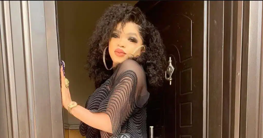 Vidéo : La somptueuse croisière de Bobrisky pour célébrer sa liberté...
