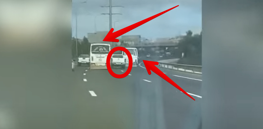 Les images du bus renversé sur l’autoroute, filmées en direct, montrent l’indiscipline indéniable d’un conducteur de 4×4 (Vidéo)