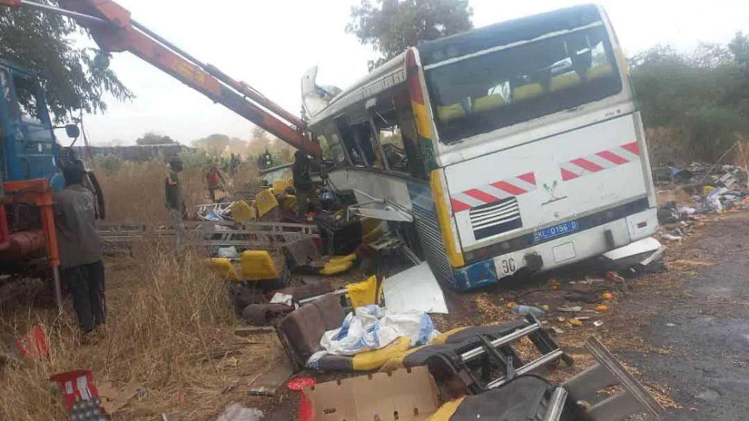 Accident sur l’Autoroute de l’Avenir : Un bus se renverse, plusieurs blessés signalés