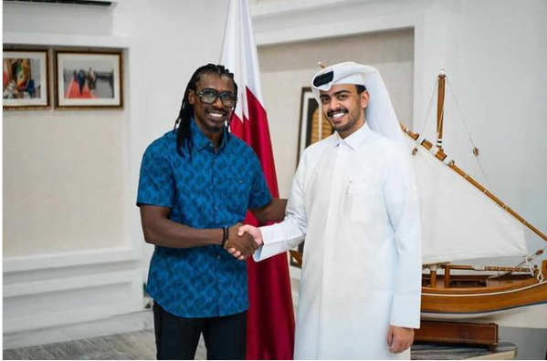 Aliou Cissé mobilisé pour la jeunesse sénégalaise aux côtés de l’Ambassadeur du Qatar