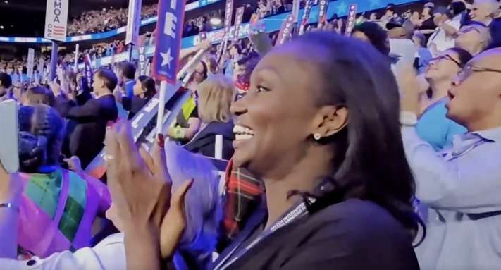 Anta Babacar Ngom au Congrès des Démocrates aux États-Unis, très enthousiaste lors du discours de Michelle Obama (Vidéo)