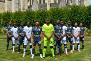 (Photos) Bourges Fc: L’équipe de Sadio Mané dévoile son nouveau maillot avec le logo d’Air Sénégal