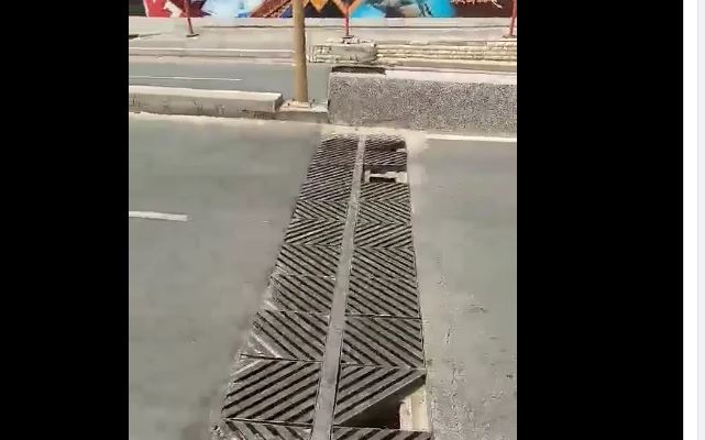 Corniche Ouest : L’état catastrophique des grilles à l’entrée du tunnel suscite l’inquiétude (Vidéo)