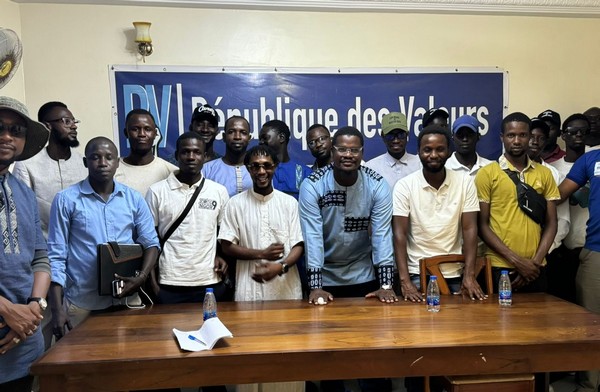 Départs au sein de la RV : Les Jeunes de TAS tirent la sonnette d’alarme sur la Politique au Sénégal