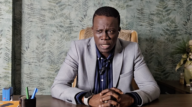 Pa Assane Seck annonce qu’il quitte Walf TV : Voici sa nouvelle destination (vidéo)