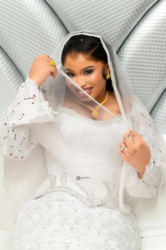 (14) Photos : Magnifiques Images du Mariage de Linda dans La Déchéance