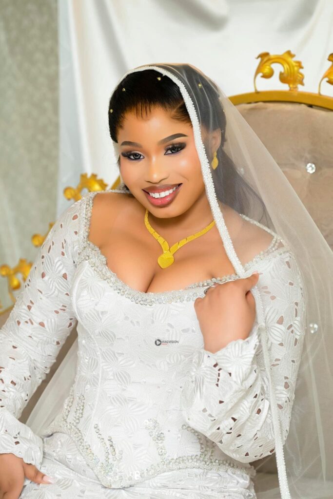 (14) Photos : Magnifiques Images du Mariage de Linda dans La Déchéance