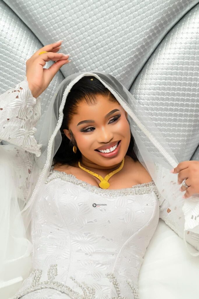 (14) Photos : Magnifiques Images du Mariage de Linda dans La Déchéance