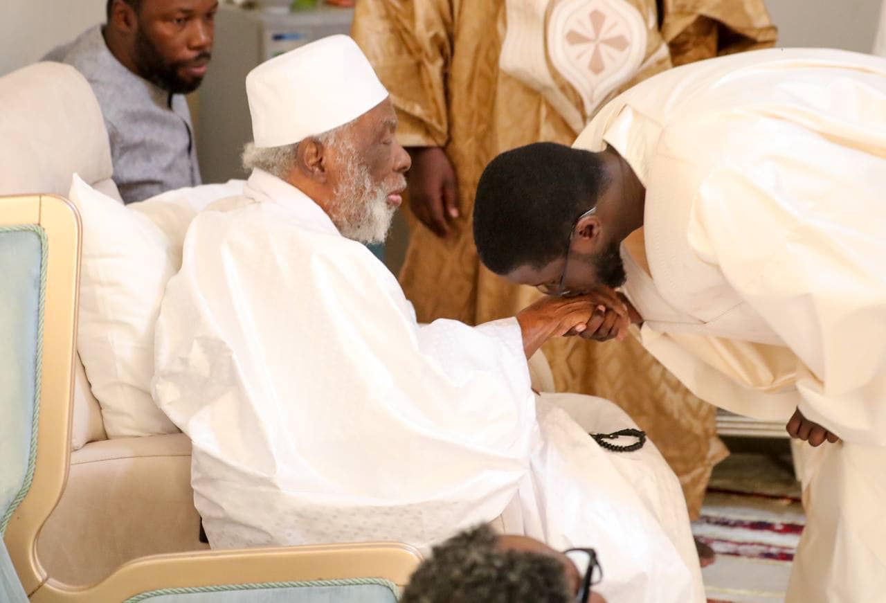 Visite de courtoisie à Ndiassane : Le Président Bassirou Diomaye Faye reçu par le Khalife Cheikh Bouh Sidy Moctar Kounta (Photos)