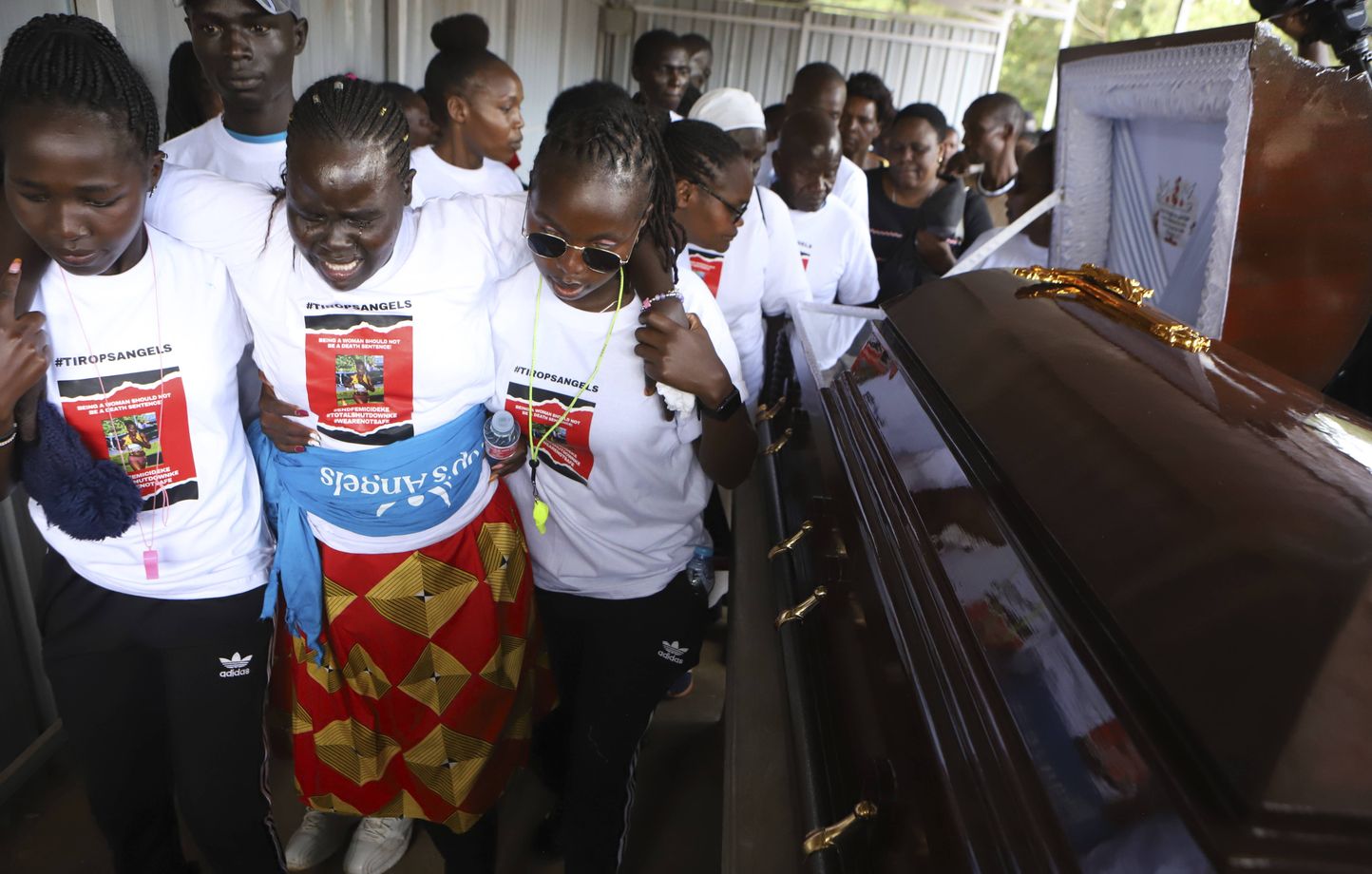 Entre colère et tristesse, l’Ouganda enterre Rebecca Cheptegei
