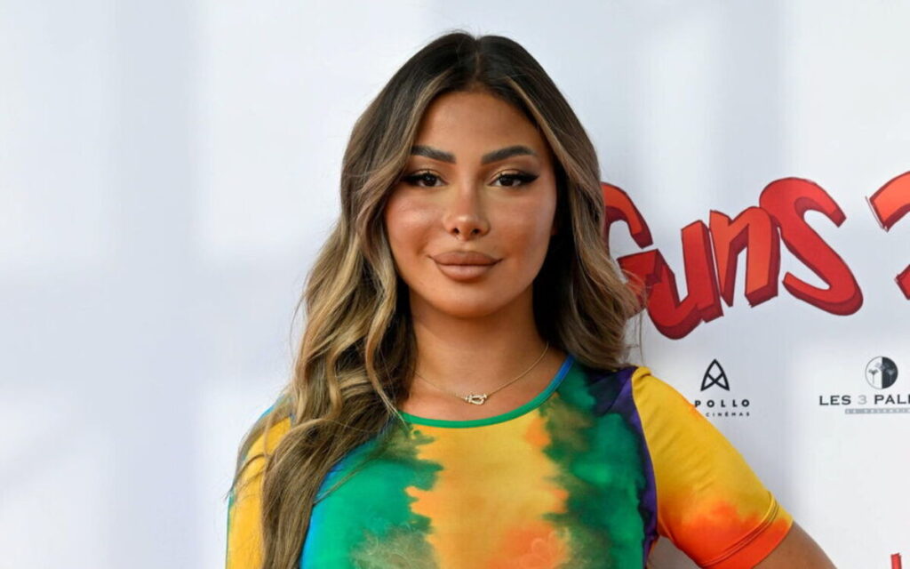 France : Maeva Ghennam, influenceuse française, échappe à une attaque