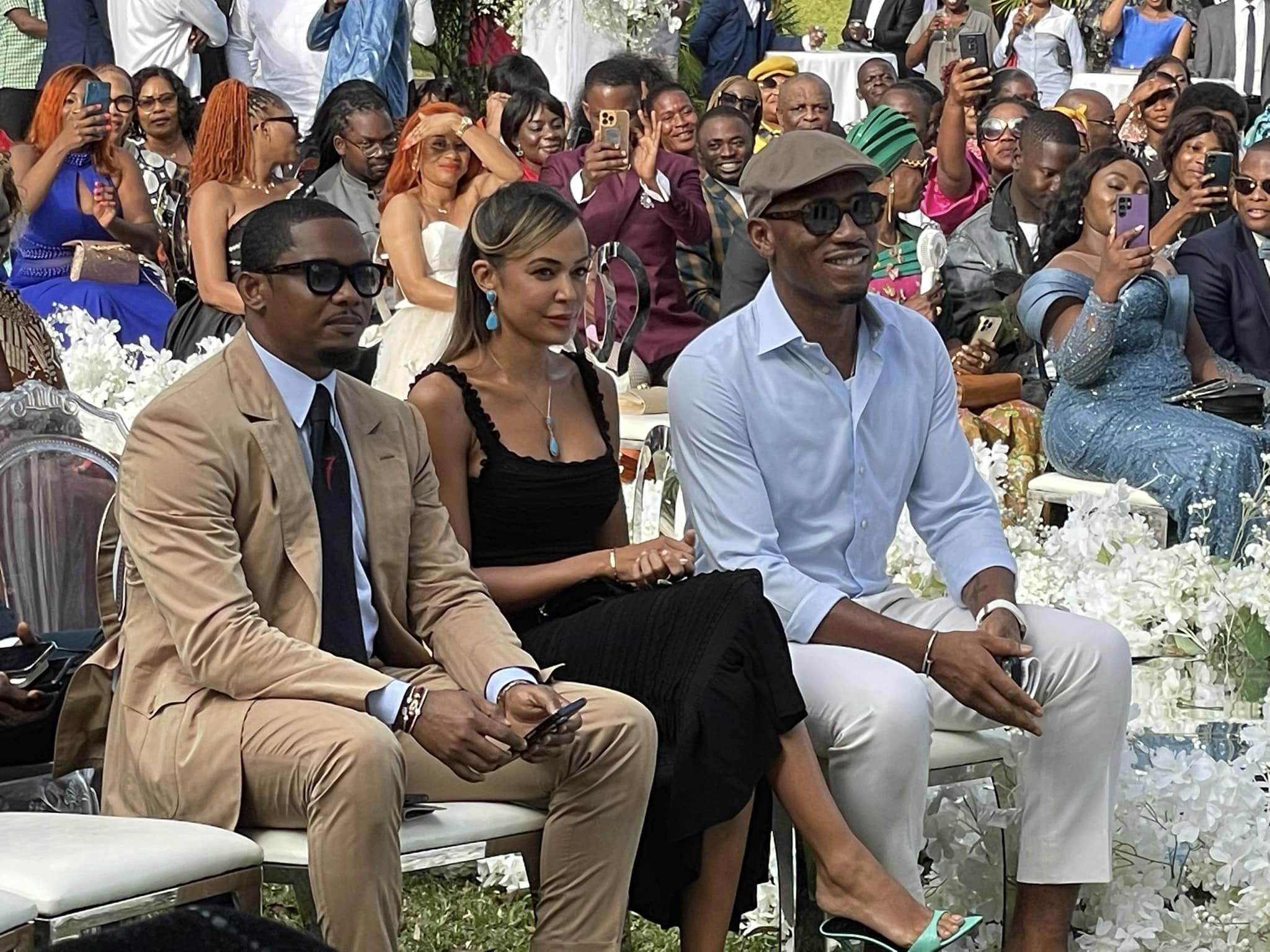 Mariage de Kerozen : Didier Drogba et la rencontre surprenante avec une personnalité locale