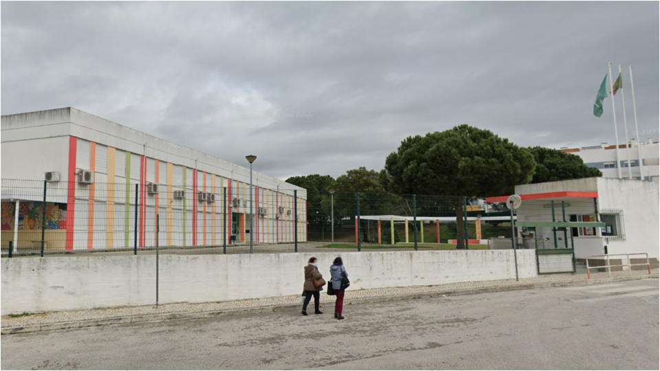 Portugal : Violente attaque au couteau par un élève de 12 ans dans une école d’Azambuja