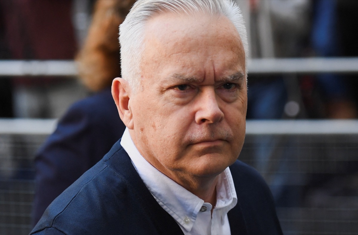 Royaume-Uni : Huw Edwards, ancienne star de la BBC, condamné pour détention d’images pédopornographiques