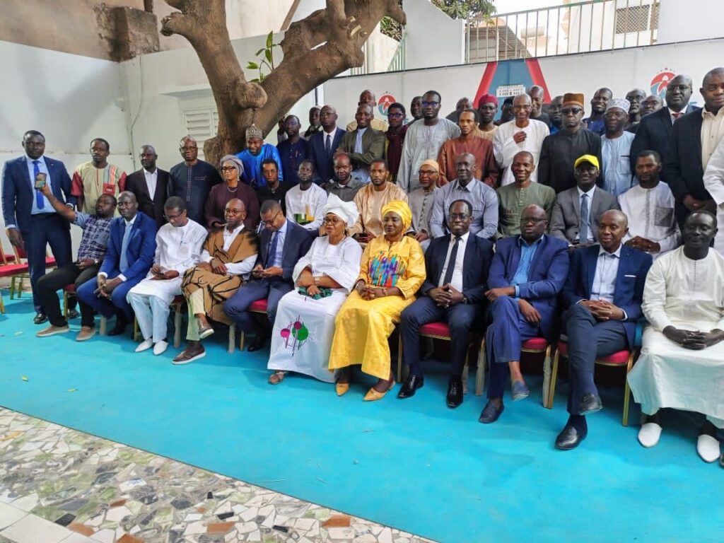 Coalition Diomaye Président : « Qui a bien pu demander à Aida Mbodj de retirer la parole à 262 personnes… », Charles E. A. Ciss