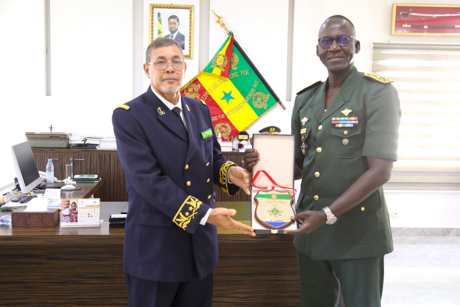 Le Chef d’état-major de la Marine mauritanienne débarque au Sénégal pour…