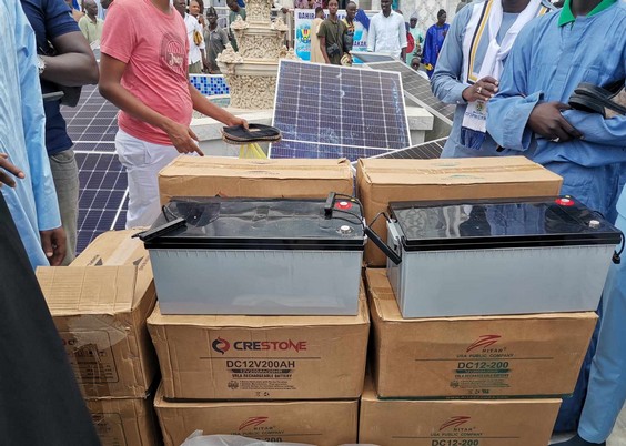 Installation de panneaux solaires à Massalikoul Jinan : Touba exprime sa reconnaissance