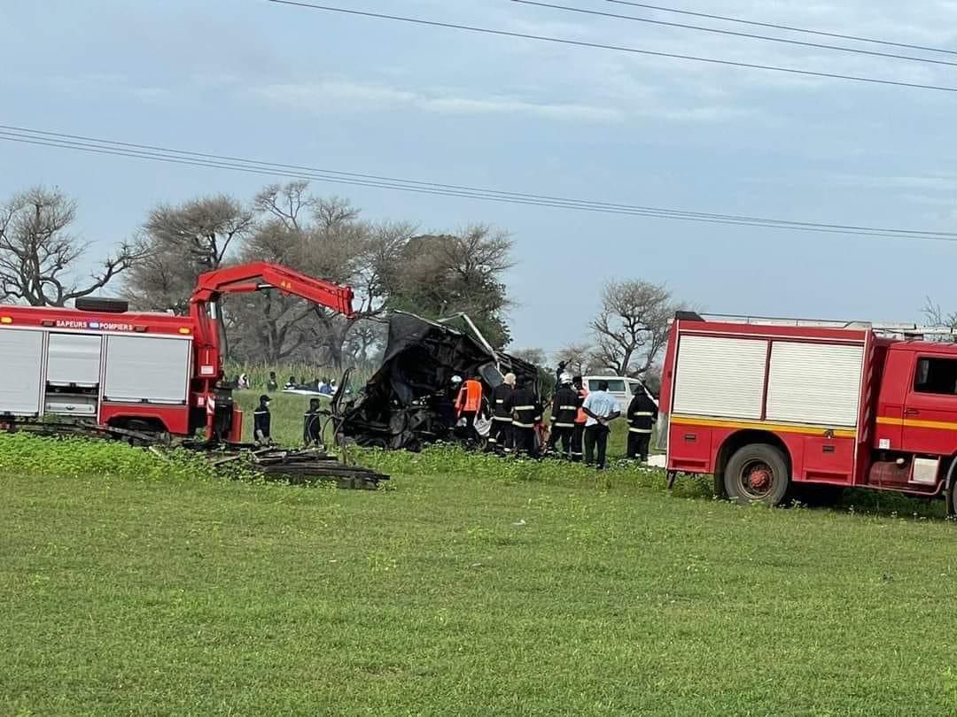 Ndangalma : Un tragique accident entre un camion et un bus fait 16 morts complètement carbonisés…