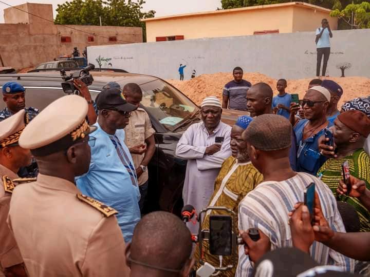 Matam : Le ministre de l’Intérieur et de la Sécurité publique réconforte les sinistrés …