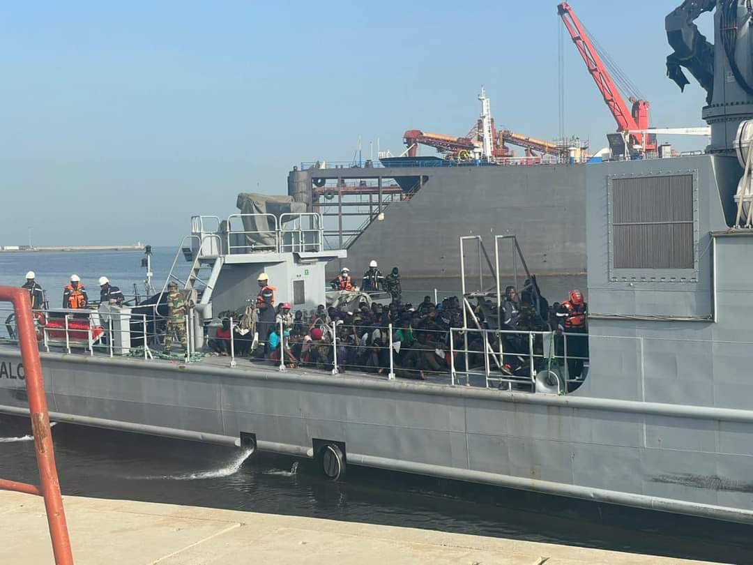 Immigration irrégulière : La Marine Nationale intercepte 169 migrants au large de Saint-Louis